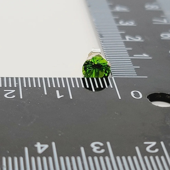 New Bright Green Round CZ Sterling Silver Earrings - Picture 2 of 6